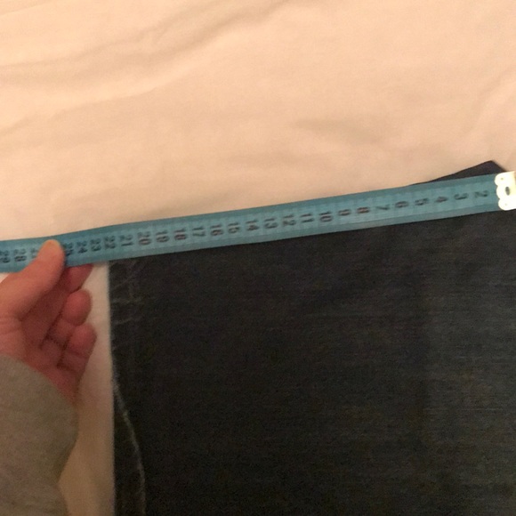 Levi’s denim shorts - Picture 7 of 8